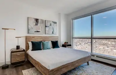 Looking to rent out a bright spacious bedroom in a 2-bedroom 2-bathroom bright and spacious apartmen...