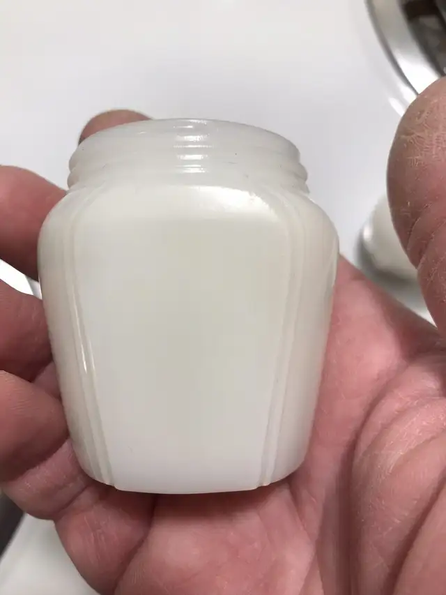 2  Vintage Milk Glass Cream Jars .  in Arts & Collectibles in Sarnia - Image 3