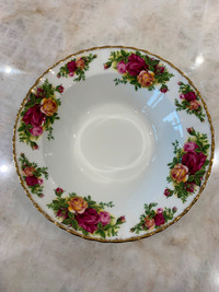Old country roses rimmed soup bowl.