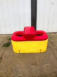 Livestock insulated water bowls