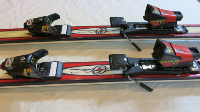 Rossi  Men's Downhill Skis w/bindings in Ski in Cranbrook - Image 2