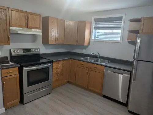 A nice bright clean and well kept one-bedroom suite in a mature neighborhood with beautiful tree lin...
