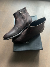 Topman Genuine Leather Chelsea Boots