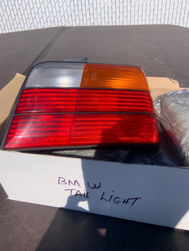 BMW E36 Tail light Pièces de carrosserie Ville de Montréal Kijiji