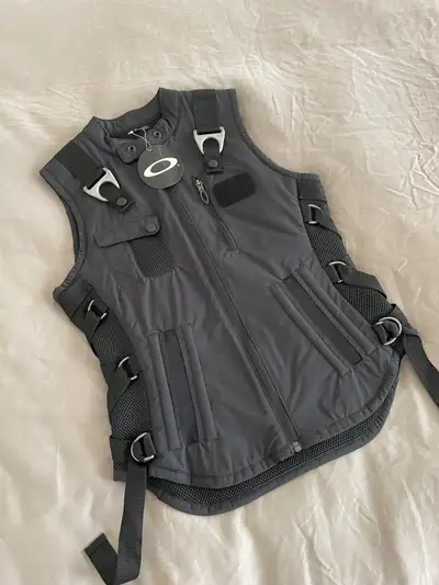 Oakley AP tactical vest small, View more