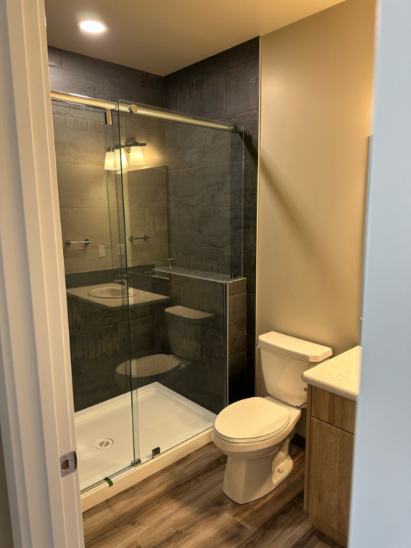 New York Style Apartment, Central Location in Long Term Rentals in Medicine Hat - Image 4
