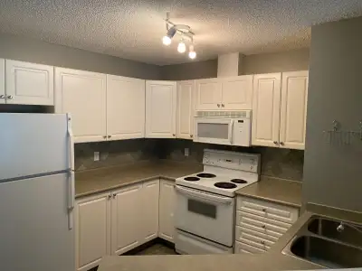 Discover a well-maintained, spacious 2-bedroom, 2-bathroom apartment condo that offers both style an...