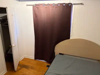 Single bedroom share washroom and kitchen located at Jane and steels next to subway and university g...