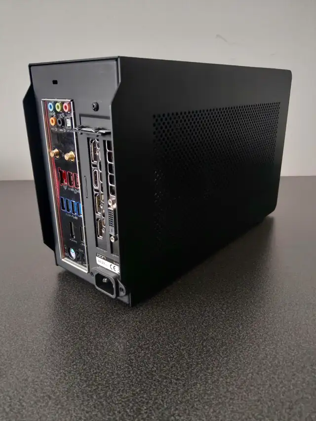 Small Form Factor Gaming PC423857209171650561