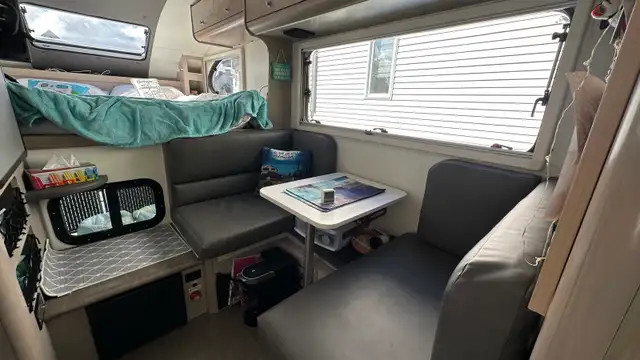 Cirrus 820 in RVs & Motorhomes in Laval / North Shore - Image 9