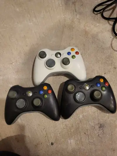 Located in pineridge $20 each 0 stick drift All buttons work