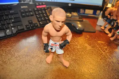 Ufc round 5 Joe Lauzon Ultimate Collector Series 14.5 Limited Ed, View more
