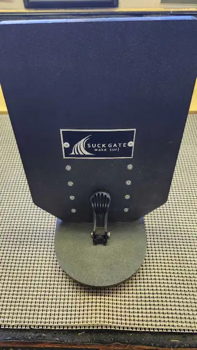 Enhance your wake surfing experience with this Suck Gate wake surf shaper! This shaper is designed t...
