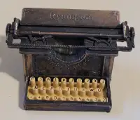 Vintage 70s Renington Typewriter Die-Cast Pencil Sharpener
