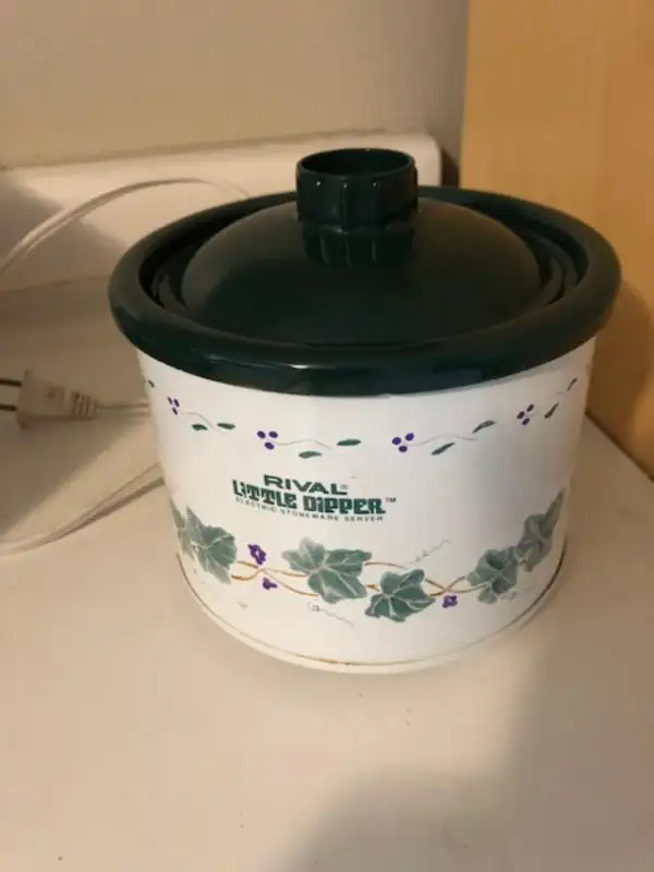 Slow cooker & more $35 and $20+ in Microwaves & Cookers in Oakville / Halton Region - Image 3