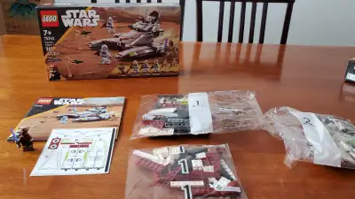 Lego Star Wars #75342 Republic Fighter Tank Clone Troopers and their weapons were carefully removed....