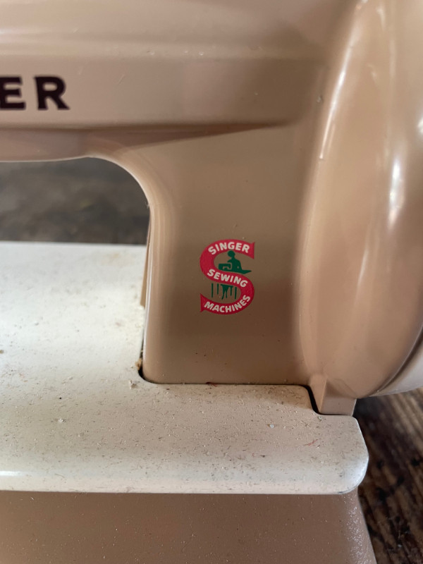 Singer 40K Sewhandy Sewing Machine Hobbies & Crafts City of Toronto