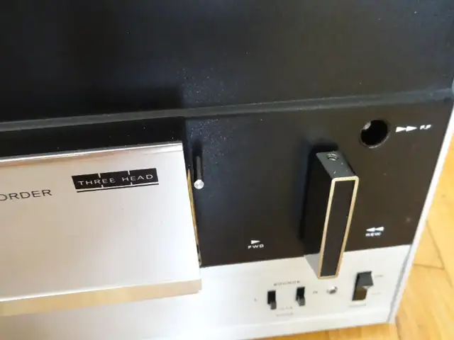 Sony TC-355 reel to reel 3-head stereo recorder for sale in Stereo Systems & Home Theatre in Markham / York Region - Image 5