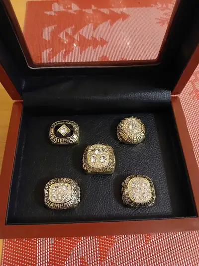 EDMONTON OILERS ALL 5 STANLEY CUP REPLICA RINGS IN DISPLAY CASE , View more