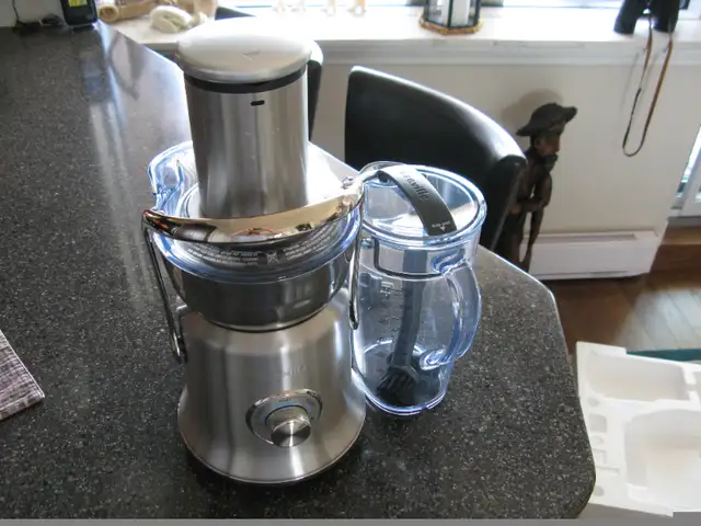 BREVILLE JUICE FOUNTAIN COLD XL in Processors, Blenders & Juicers in Brockville - Image 9