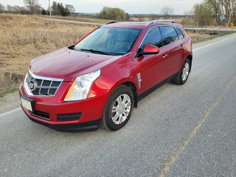 2011 CADILLAC SRX, LUXURY AWD, 4-DR, INCL. WINTER TIRES ON RIMS