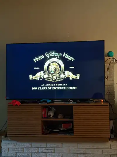 4 month old 65” Samsung smart tv works amazing sounds good picture is very good selling as I’m movin...