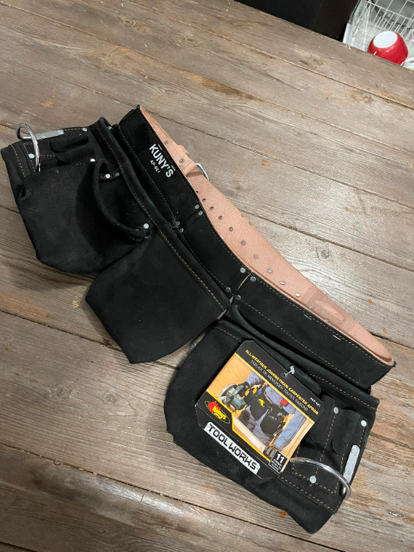 BNIB Kunnny's All-Weather Journeyman Carpenter Apron Leather in Tool Storage & Benches in Barrie