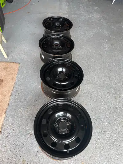 OEM Ford Escape Rims with TPMS. They are in excellent shape. Used only a couple of years for my wint...