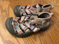 Keen sandals size 11 toddler