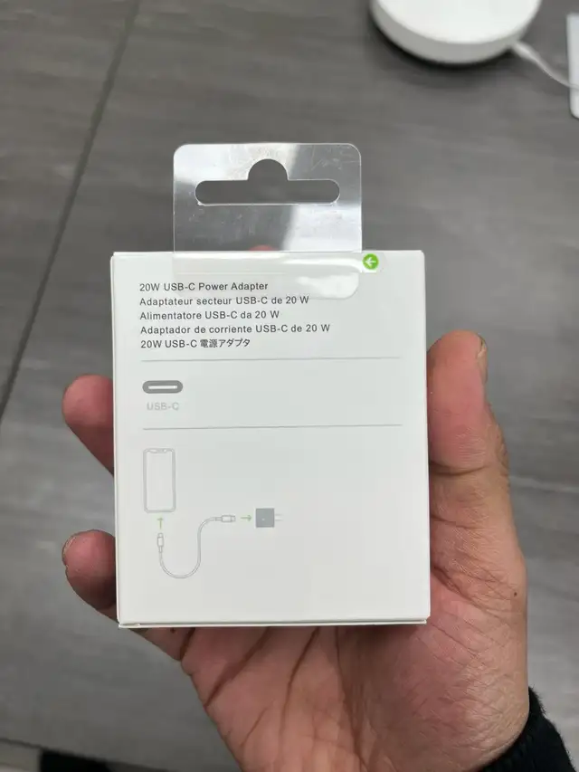 USB-C Adapter & Type-C to Lightning Cable Set **Fast Charging** in Cables & Connectors in Mississauga / Peel Region - Image 3