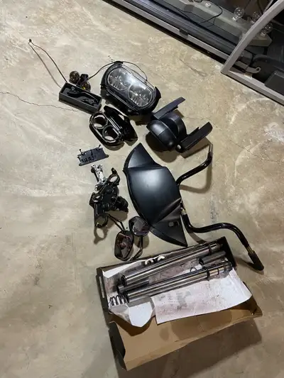 Have OEM parts from 2023 Harley Davidson RoadGlide. Rotors are 12.5” and are from ‘23 CVO. Have less...
