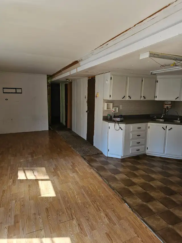 Rent to own Mobile Home with a metal roof!  (Port Alberni)63882289213571120