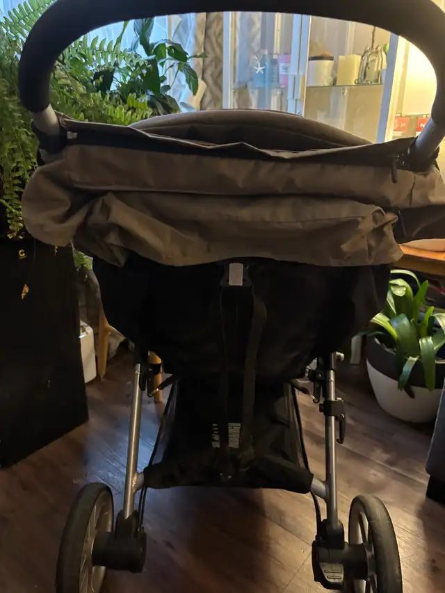 Britax Baby Stroller in Strollers, Carriers & Car Seats in Ottawa - Image 7