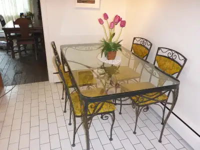 Table Unique, View more