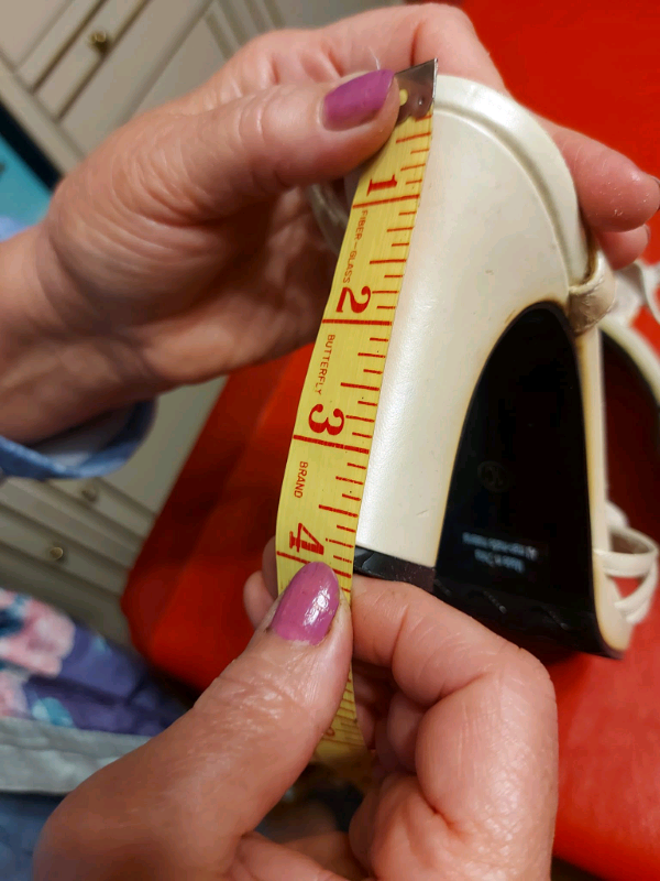 Beige Dressy shoes- high heels- size 10- women in Women's - Shoes in Oshawa / Durham Region - Image 7