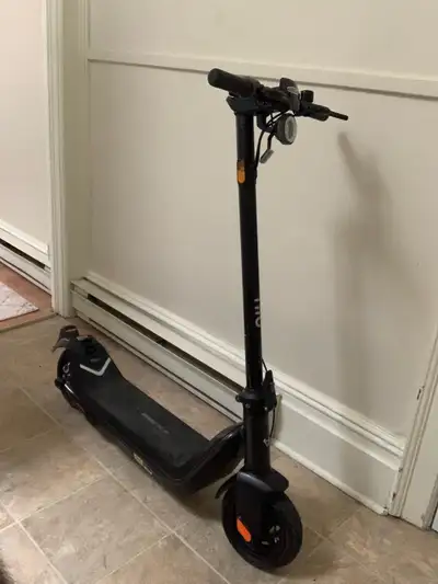 Selling my NIU KQI3 Pro electric scooter. Purchased in early October 2024 and used for a few months....