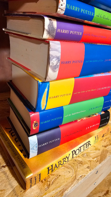 Harry Potter Book Set 8 books Hardcover Excellent in Children & Young Adult in Markham / York Region - Image 3