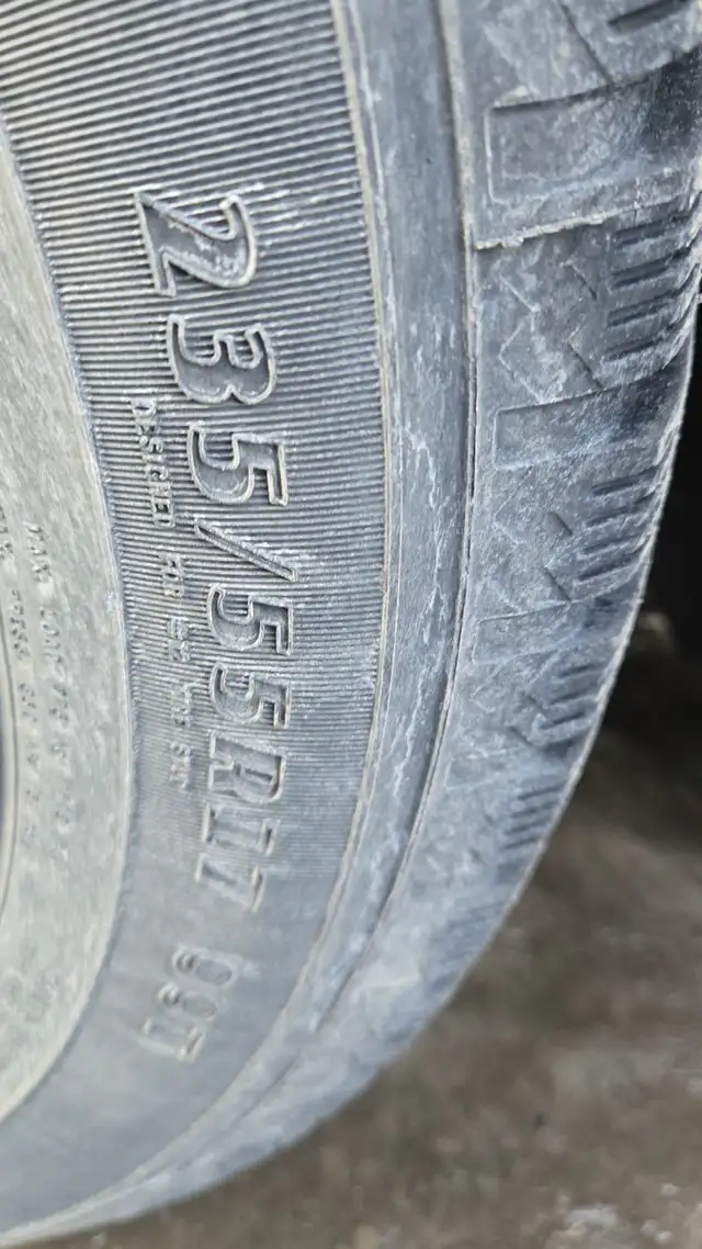 Pneus hiver sur RIM GOODYEAR 17" FORD ESCAPE in Tires & Rims in Laval / North Shore - Image 4