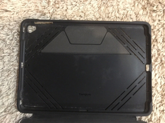 TARGUS iPad Case - Only $15 in iPad & Tablet Accessories in Edmonton - Image 3