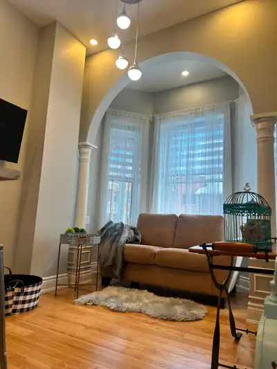 Ottawa Centretown–1 Bdrm Apt Main Flr /EV charger/AC/EnsLaundry, View more