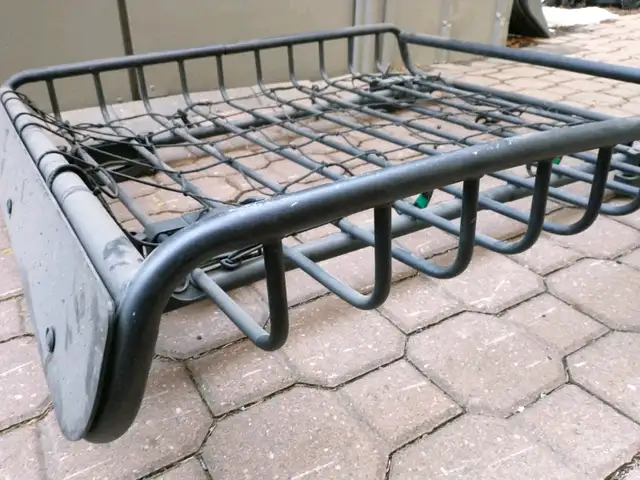 Yakima LoadWarrior Roof Rack Cargo Basket and Net in Other in Fredericton - Image 5