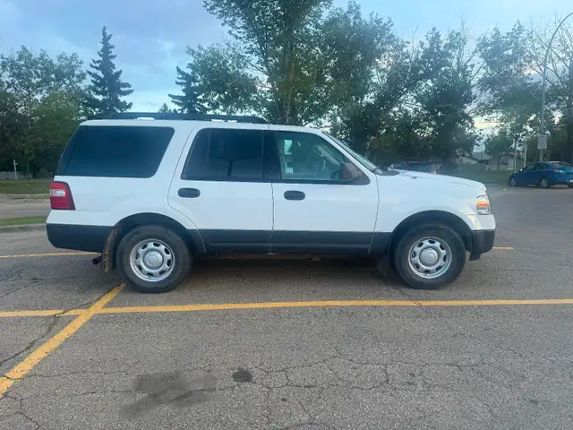 2012 FORD EXPEDITION 4x4 ACTIVE 8 passenger v8/5.7L excellent