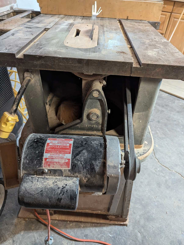 DeWalt table saw in Power Tools in Edmonton - Image 3