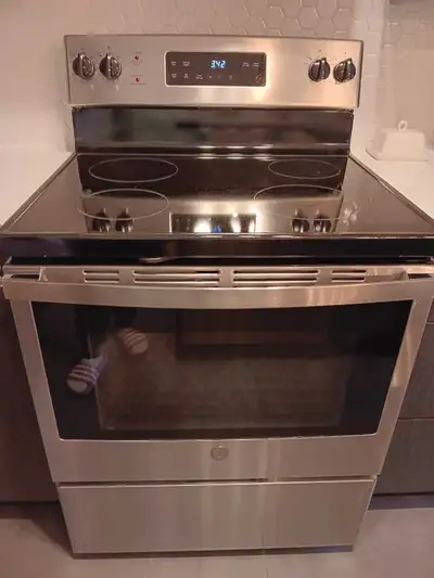 Four électrique/electric stove stainless steel , View more