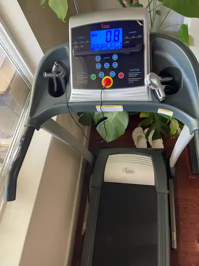 Slightly used treadmill. Bought it last year. No scratches. Run like brandnew. Just need space at ho...