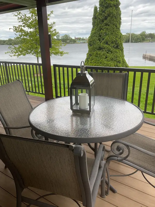 Outdoor Furniture – High-End Set – 4 Chairs + Table + Umbrella in Patio & Garden Furniture in Belleville - Image 6