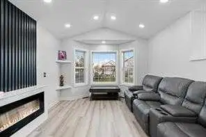 3 bedrooms main floor for rent (Saddletowne)