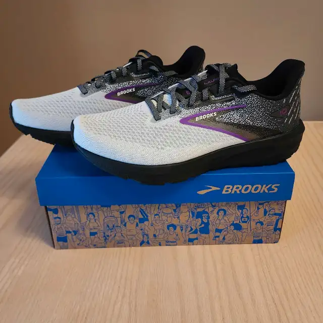 Womens Brooks Launch 10 running shoes in size 1162863260924419121