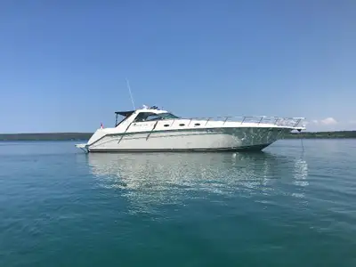 Sea Ray 500 Sundancer with rare factory hard top, 6V92 Detroit Diesel 550 HP (approximately 950 hour...