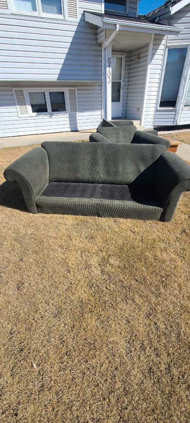 FREE 3 SEATER COUCH in Couches & Futons in Strathcona County